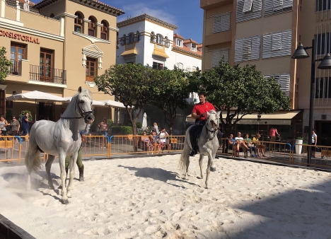Det blir gott om riktiga hästar i Fuengirola 1 oktober. Foto: Ayto de Fuengirola